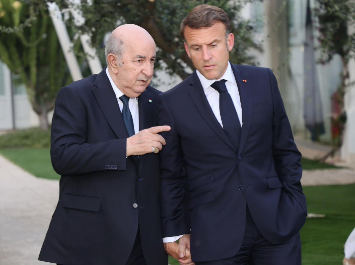OualidMedaouar's tweet photo. Tebboune et Macron à Bari aujourd'hui. 

Grande entente entre les deux hommes malgré des divergences sur certaines questions, notamment la mémoire.
 #G7 #Algérie #France https://t.co/jB9MBsjtGS