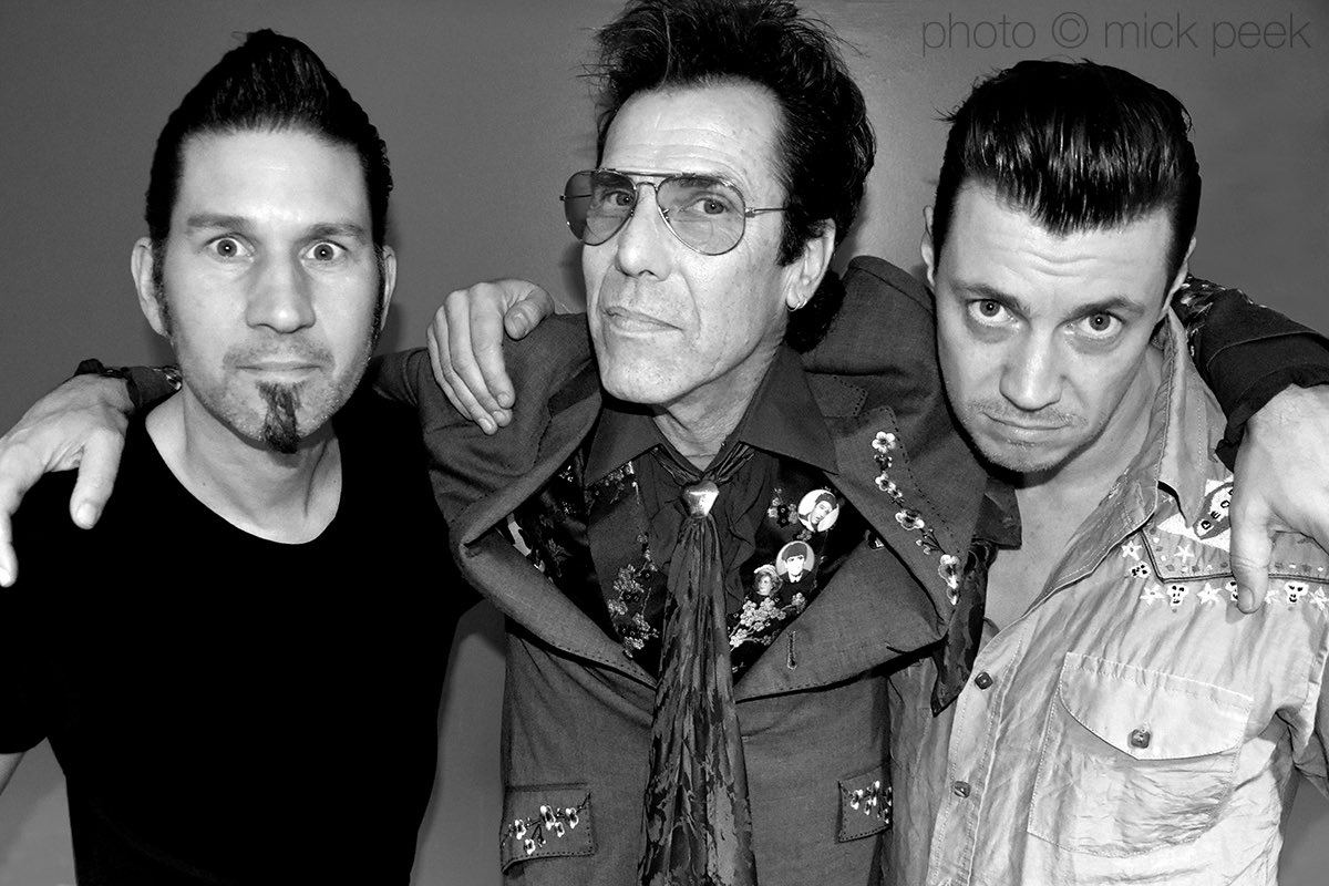 mickpeek's tweet photo. #TBT The Slim Jim Phantom Trio 2018
Backstage snap of @officialslimjim and the boys… a rumble in Manchester…
#slimjimphantom #sjp #straycats #jameswalbourne #nickwilkinson #thepretenders #rockabilly #rocknroll #mlaud

📸 @mickpeek https://t.co/835ix8IiDL
