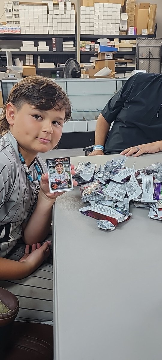 CasebustersS's tweet photo. Lucky kid!!!!!
A break from @usssaspacecoast
Black scribble!!!!
Look at this Fun Face
@Topps @USSSABSBL https://t.co/2verhsZjVO