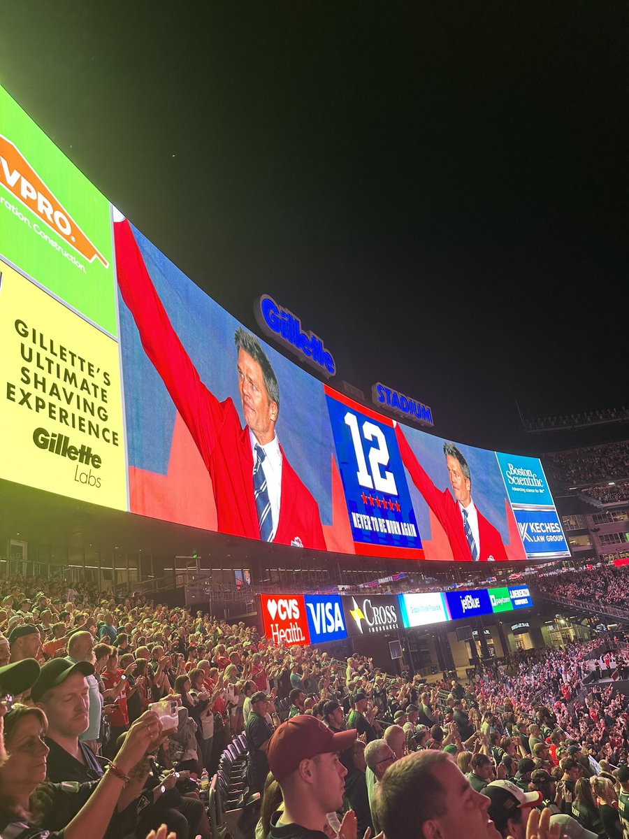 Hashgraph_Degen's tweet image. The 🐐 induction into the patriots hall of fame last night. What a great night reliving a ton of childhood memories with all the former Pats players and coaches 🐐