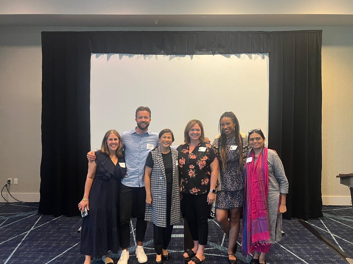 VolunteerCanada's tweet photo. David Vandenberg from Volunteer Canada is at the 2024 @PointsofLight Conference in Houston, TX, as a Global Affiliate. We're here connecting with the global network, exchanging best practices, and forging relationships with volunteer leaders worldwide. #PointsofLight24 https://t.co/VmR5PTWMLb
