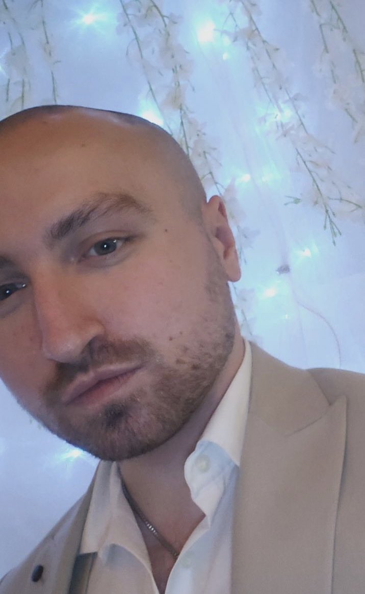 „30 Euro für ein Gramm? Klingt fair haha, kannst du mir für’n Zwanbo noch ein vor bauen?“