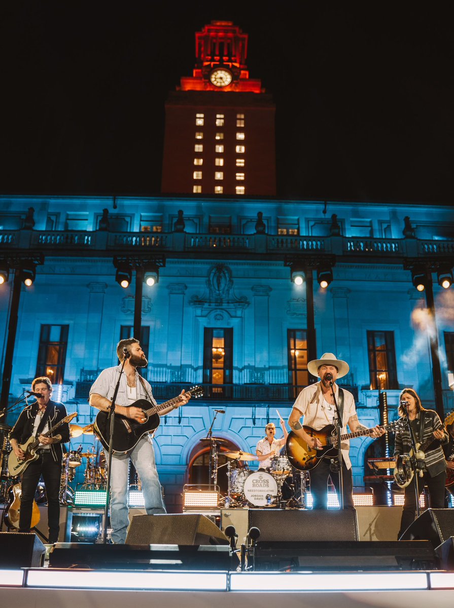 NEEDTOBREATHE's tweet photo. 📸 from the good times @JordanCWDavis. Tune in to @CMT TONIGHT at 8/7c to catch our #CMTCrossroads performance. You won’t want to miss this! https://t.co/cH4C4CQABh https://t.co/CcsQEvpno0