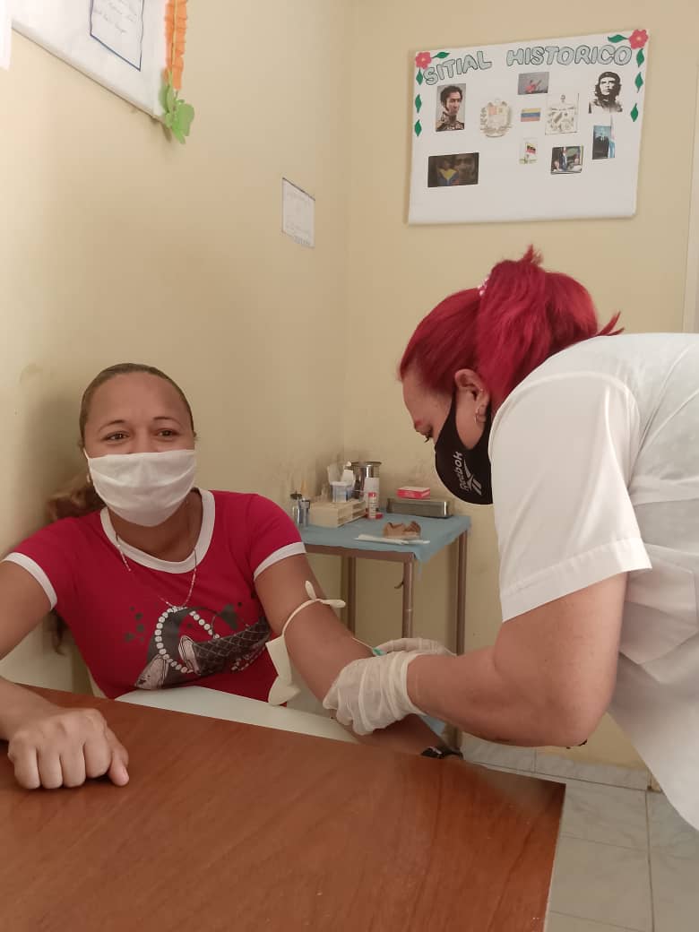 mmcvenFAL's tweet photo. CDI Alberto Beto Zamora 
Estado Falcón 
Municipio Sucre 
En la labor diaria de Laboratorio Clínico .
#CubaCoopera
#CubaPorLaVida
#NoAlBloqueo https://t.co/9u8E8l1d8E