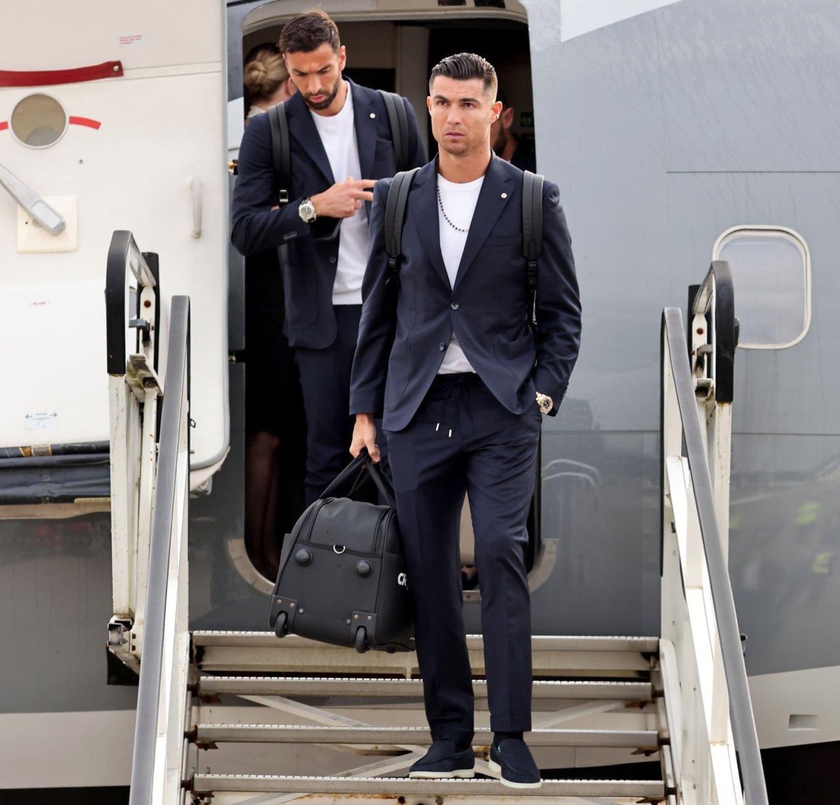 TeamCRonaldo's tweet photo. 🚨 GOAT HAS ARRIVED IN GERMANY. https://t.co/XRKdqKp3Zi