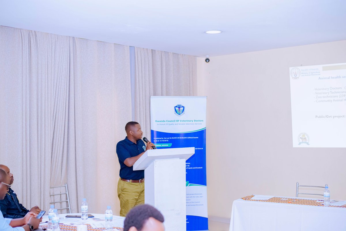 Dr_Laurien_'s tweet photo. Honored to have attended #AnimalWelfare workshop and share a presentation on behalf of @RwandaVets1 entitled ''Advancing animal welfare for veterinary practitioners''. The workshop gathered key actors in livestock sector and was organized by @RwandaAgri and #RAWO.@NdorimanaC https://t.co/kOTfc4GsPc