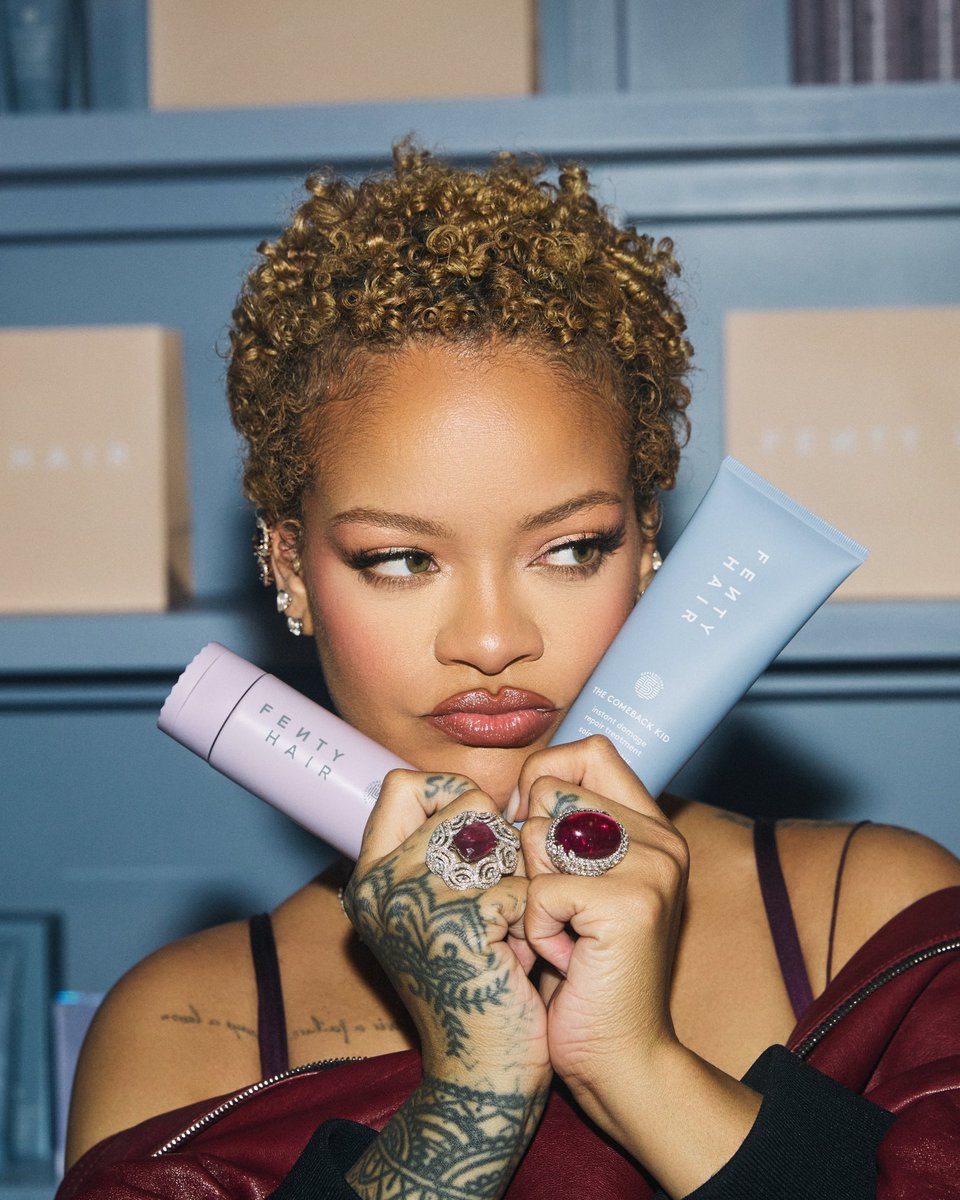 Rihanna tweet media
