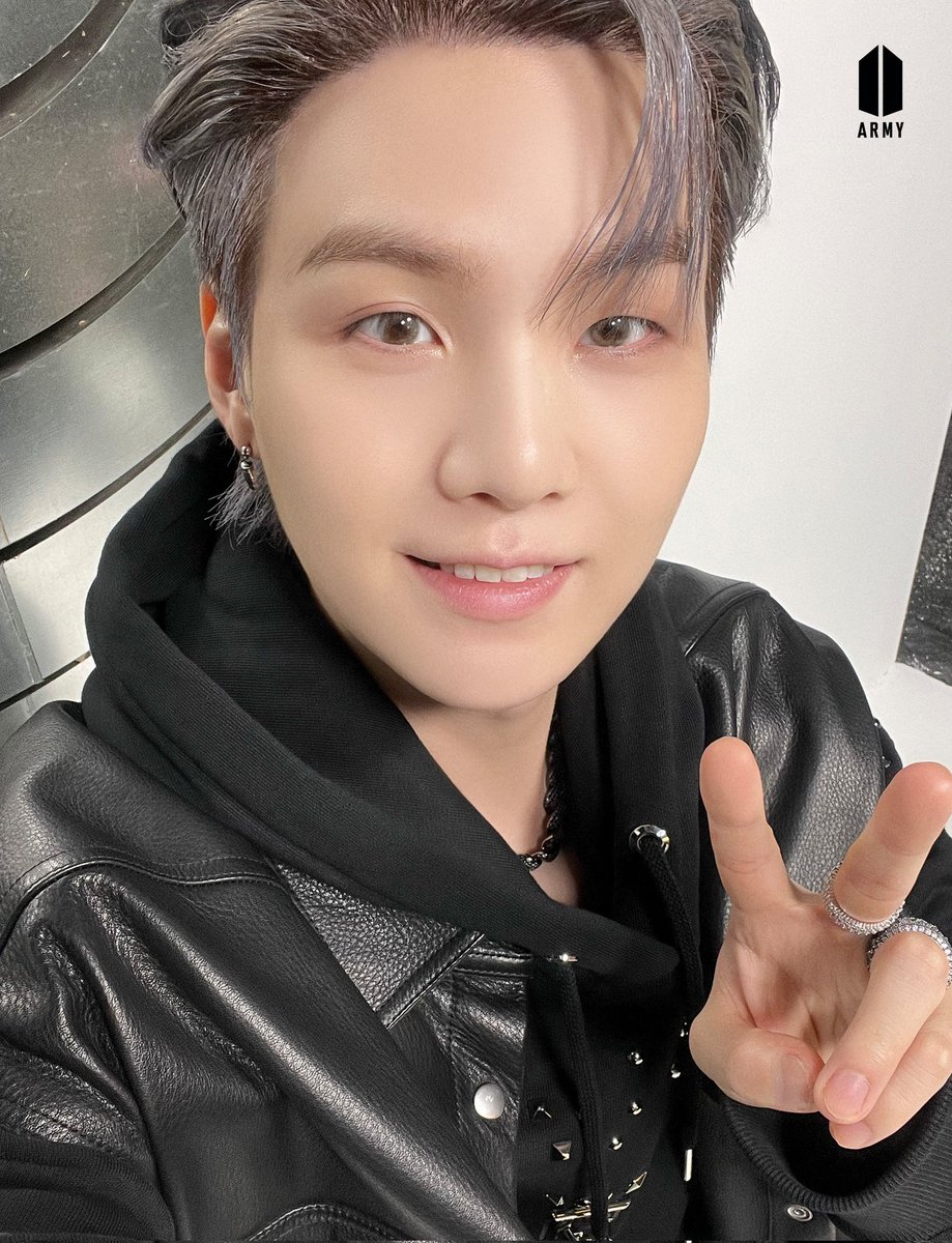 📻 Agust D Billion Goals 📻

Join us on our 24/7 <a href="/STATIONHEAD/">STATIONHEAD</a>  mission and help Yoongi reach the goals! 💪🔥

🔗: stationhead.com/streamforsuga

🎯 SH Goals:
Haegeum ➡️ 300 M
D-Day / D-2  ➡️ 1 Billion
Lilith ➡️ 100 M

AGUST D BILLION GOALS
#DDAYTo1BILLION 
#D2To1BILLION
#AgustD #SUGA