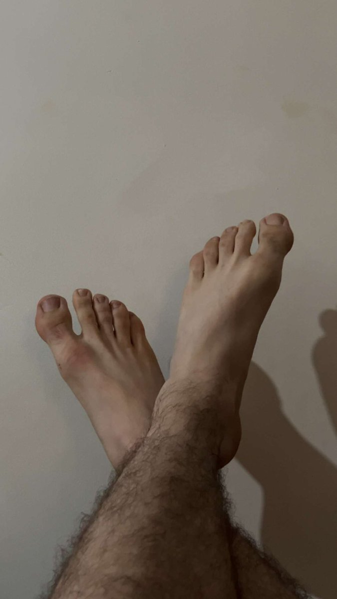 DuoFinDoms's tweet photo. Who wants to #worship my #builder feet 🦶🏻👣 DM #feet #feet_pic #FeetAndMeatKing #FinDom #paypig #daddy #str8 #humanatm #daddydom #sissy #manfeet #construction #UKfeet #worshipme #hairy #feetporn #FOOTFETİSH #footworshi̇p https://t.co/O3ahbhTMfv