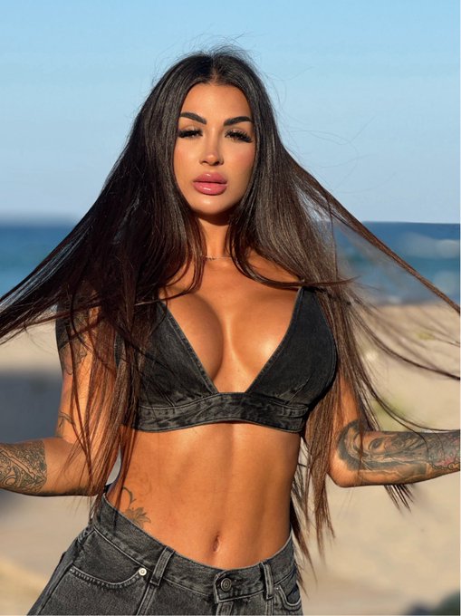 ❤️&zwj;🔥👀 https://t.co/F06nNVLB0o