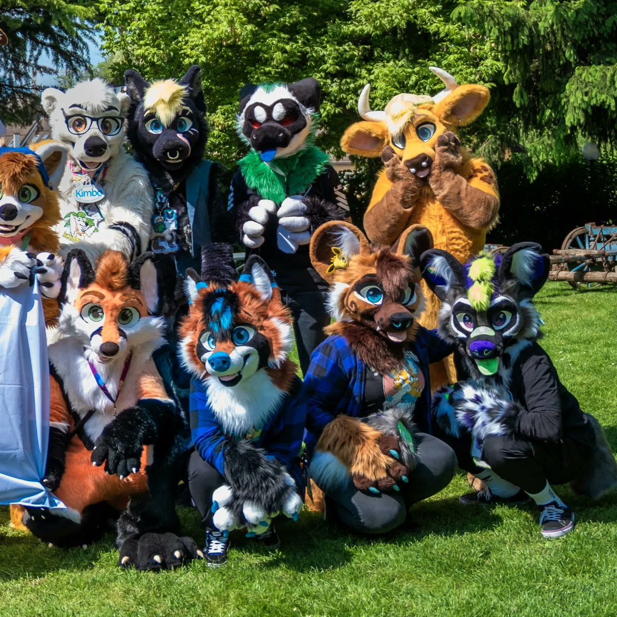❤️ Family ❤️
Joined Furizon Overlord last week, and I had a lot of fun! A lot of STF Joined too and I'm super happy to see everyone all together. This family is growing year after year (imagine that at the first furizon in 2021 there were just 3 of us!)