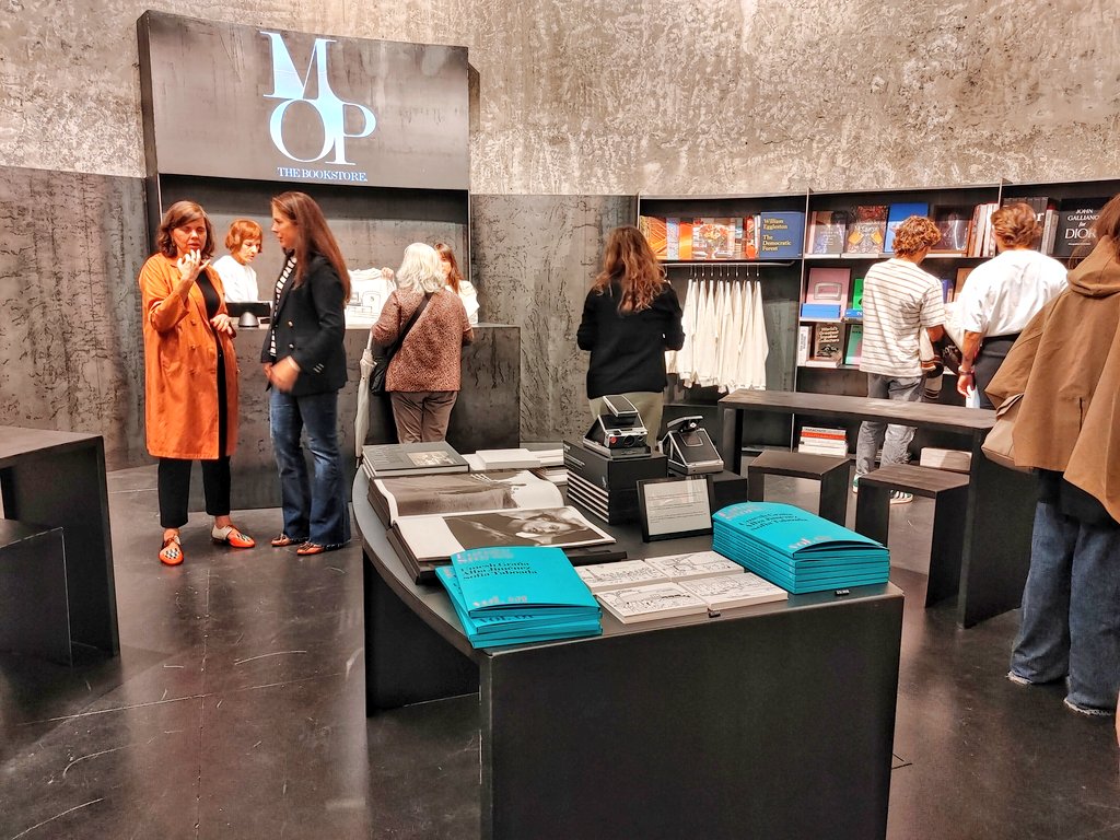 EloyTP's tweet photo. #Coruña - Inauguración de la exposición "Future Stories" que ya se puede visitar en el muelle de Batería hasta el 31 de julio.
#MOPfoundation https://t.co/1lD8rVrh0y