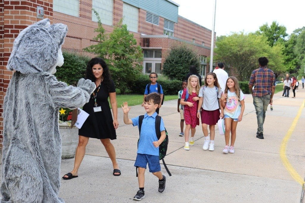 AbingtonSchools's tweet photo. THANK YOU to our teachers and staff, students and parents/guardians for being part of our "One Mission. One Vision. One ASD." for the 2023-2024 school year! Have an enjoyable and safe summer! #ASDProud #OneASD https://t.co/KGzc4J63Xv