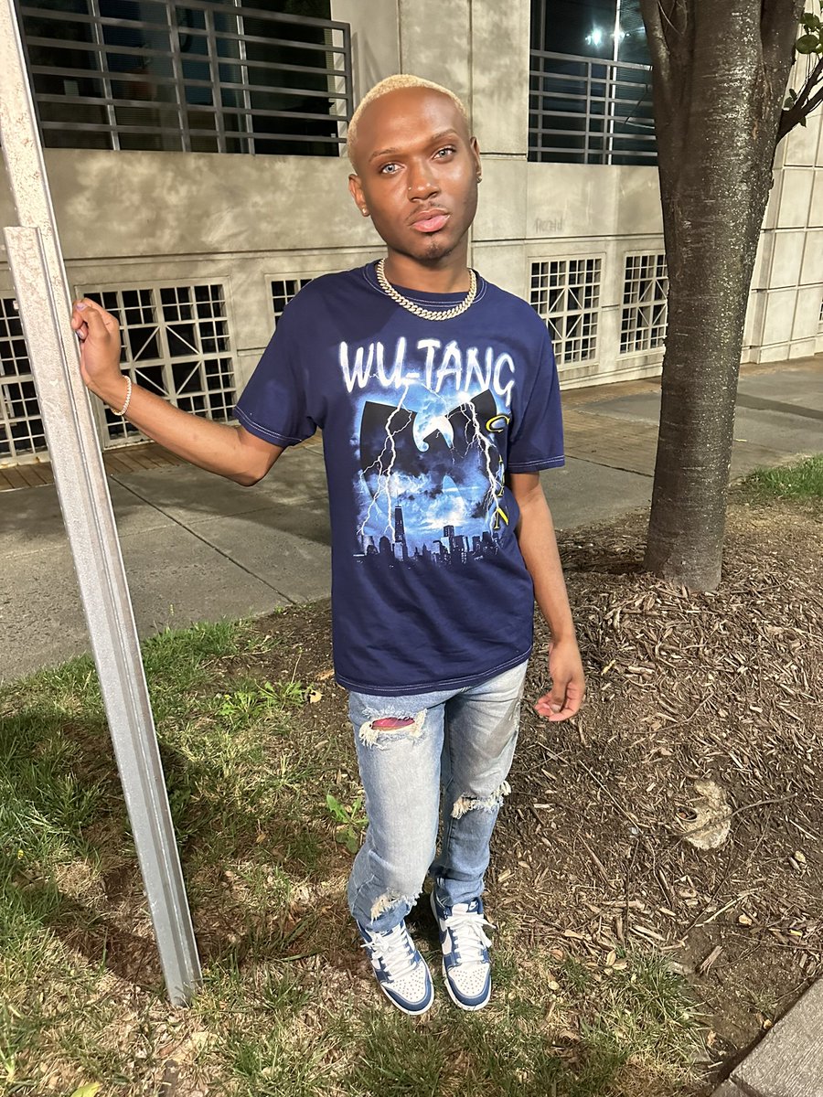 itsdremf's tweet photo. boomerangs got me in a slight chokehold rn 🥴 https://t.co/qL8H3MZU2G