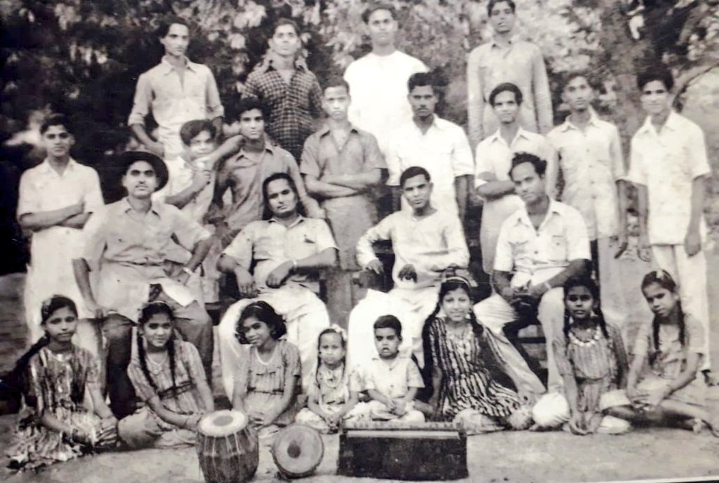 VAdkri's tweet photo. 60 years ago Sangita School of Ganjam , where Great Satyanarayan Panda , Nityananda Ratha and Benimadhava Padhi were music teachers
#Parala #Sangita_School https://t.co/69bpupogmd