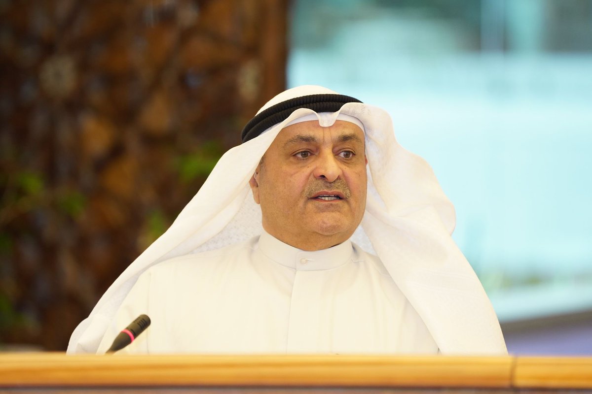 OAPEC1's tweet photo. عقدت منظمة الأقطار العربية المصدرة للبترول (أوابك) صباح اليوم الخميس الموافق 13 يونيو 2024 في مقر الأمانة العامة، ورشة عمل حول الأمن السيبراني بالتعاون مع شركة نفط الكويت ومؤسسة البترول الكويتية. 

هدفت الورشة الى تبادل الخبرات والاطلاع علي آخر المستجدات المتعلقة بالامن السيبراني  الذي يلعب دوراً حيوياً في ضمان استمرار الأعمال وتقليل التأثيرات السلبية للهجمات السيبرانية على الأنظمة والشبكات. 

افتتح سعادة الأمين العام المهندس جمال عيسى اللوغاني ورشة العمل، مؤكداً علي اهتمام المنظمة بمجال الأمن السيبراني وتعزيز مهارات الكوادر العاملة في المنظمة لحماية البيانات الرقمية وتجنب التهديدات والهجمات السيبرانية.

قام بتقديم ورشة العمل المختصين بشركة نفط الكويت وهم السادة محمد الصفي رئيس فريق أمن المعلومات، ومحمد البدر - كبير أمري أمن المعلومات، وعبد العزيز العتيبي - أخصائي أمن معلومات، بمشاركة وبحضور السيد خالد المنيخ، والسيد وليد الفوزان، والسيد أحمد الأنبعي، والسيدة آلاء إبراهيم من مؤسسة البترول الكويتية.
.
