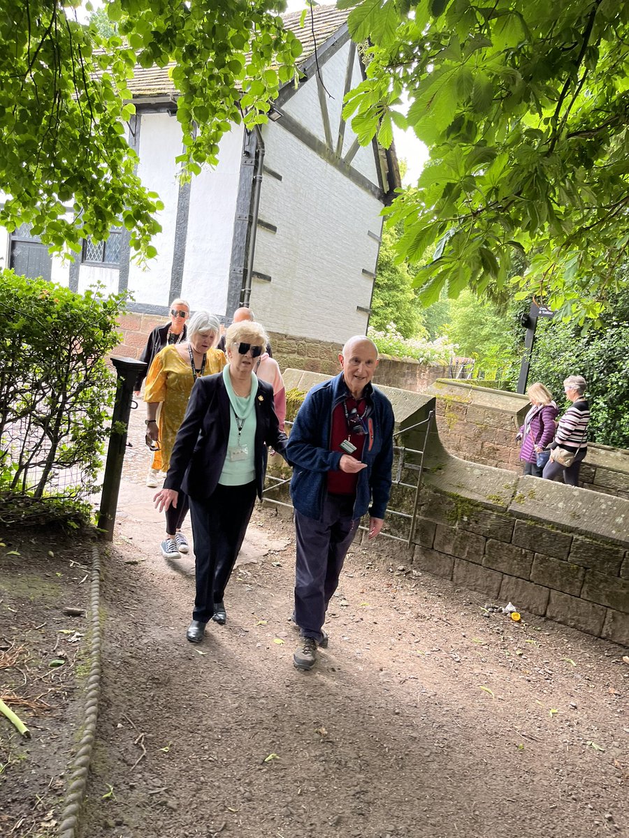 barton_kell's tweet photo. This morning Merseyside Sight Loss Council delivered another vision awareness session @NTSpekeHall to staff & volunteers
One attendee feedback was ‘An excellent session & we’ve learnt so much about how to enhance the experience here for #blind & #PartiallySighted visitors’ 👏 https://t.co/M0KA3iZAUX