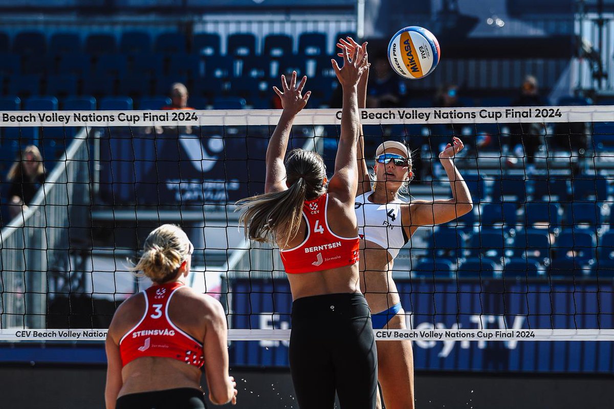 Beach volley
Jurmala
Nations Cup finaalit
Lohkovaihe

FIN - NED 2-1
Parkkinen/Prihti vs Bröring/van Driel 11-21, 19-21
Ahtiainen/Lahti vs Piersma /Bekhuis 24-22, 21-16 + 15-8

Lohkon kaksi parasta maata jatkaa 8 joukkueen pudotuspeleihin, Suomi lohkovoittoon!