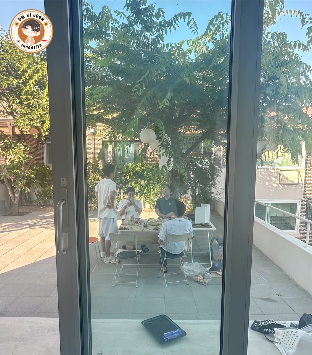umkijoon_id's tweet photo. [14062024] New Photo of Um Ki Joon

Juni ga kerasa cepat banget ❣️Eh ada foto aktor Um Ki Joon nih 🐣 Tambah semangat dong dibulan juni ini. 

Terima kasih sudah berbagi fotonya 🤩

📸 : Bong taeg

#umkijoon #uhmkijoon #엄기준 #하도권 #Hadokwon #BongTaegyu #봉태규 #yoonjonghoon https://t.co/x51aAdMFED