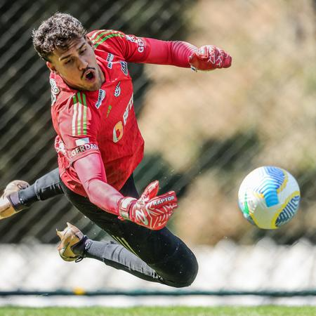 jornalhojeemdia's tweet photo. Matheus Mendes voltará a ser titular no Atlético após mais de 7 meses

https://t.co/bnSP5Ym4oW

#esportes #futebol #atlético #galo #substituto #matheusmendes #goleiros #titular #everson #jornalhojeemdia https://t.co/qBbrmzMAzH