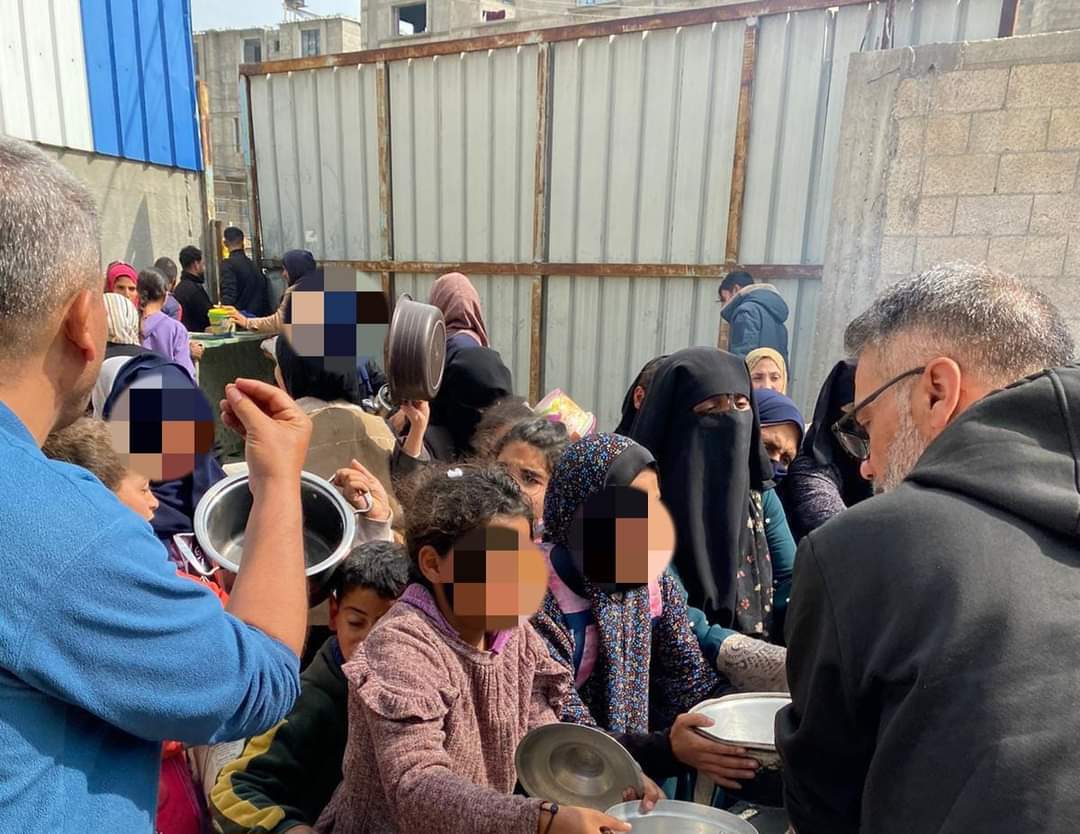 wael_ali96's tweet photo. Save northern Gaza before it is too late 
Just $20  will make a difference for this familys to survive! Please support them!
Please help if you can. If not, please at least repost.
https://t.co/ttnSILDGIL https://t.co/cOJWJTkKGb