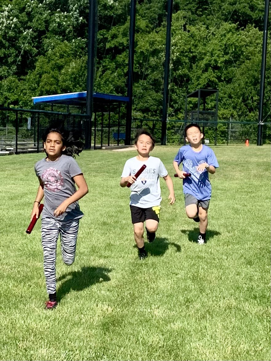 wildcatxc_tf's tweet photo. More from our speedy #RelayDay. Fast FUN competition with our #Fastcats and their Youth  Coaches. (1/2). @jamesjanota @MrsConway5C @townsend_luke2 @napervillerunco https://t.co/xsNe0ZLLYi