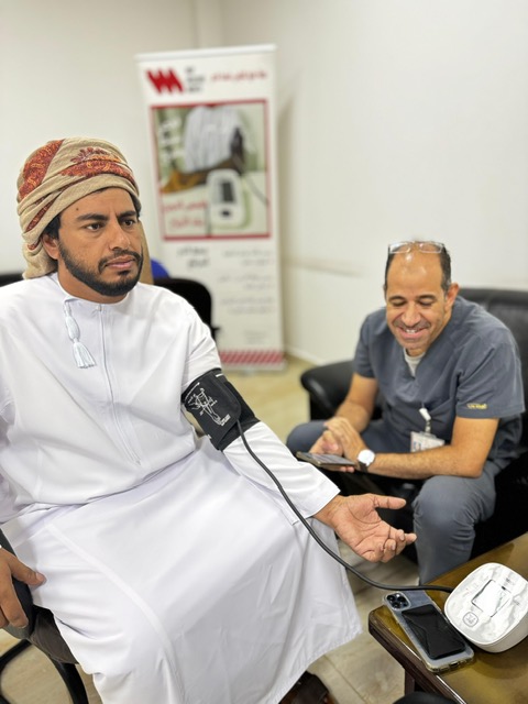 OmanMayMeasure's tweet photo. قسم التأهيل الطبي بمستشفى سناو يواصل نشاطات حملة مايو العالمية حيث نفذ فعالية توعوية عن أهمية قياس ضغط الدم الدوري في مكتب حماية المستهلك وكاتب العدل بولاية سناو والتي لاقت تفاعلا كبيرا من الحضور

@dghs_n_sharqiya
@OCHS_HQ 
@MayMeasureOrg https://t.co/X9SipTYYij