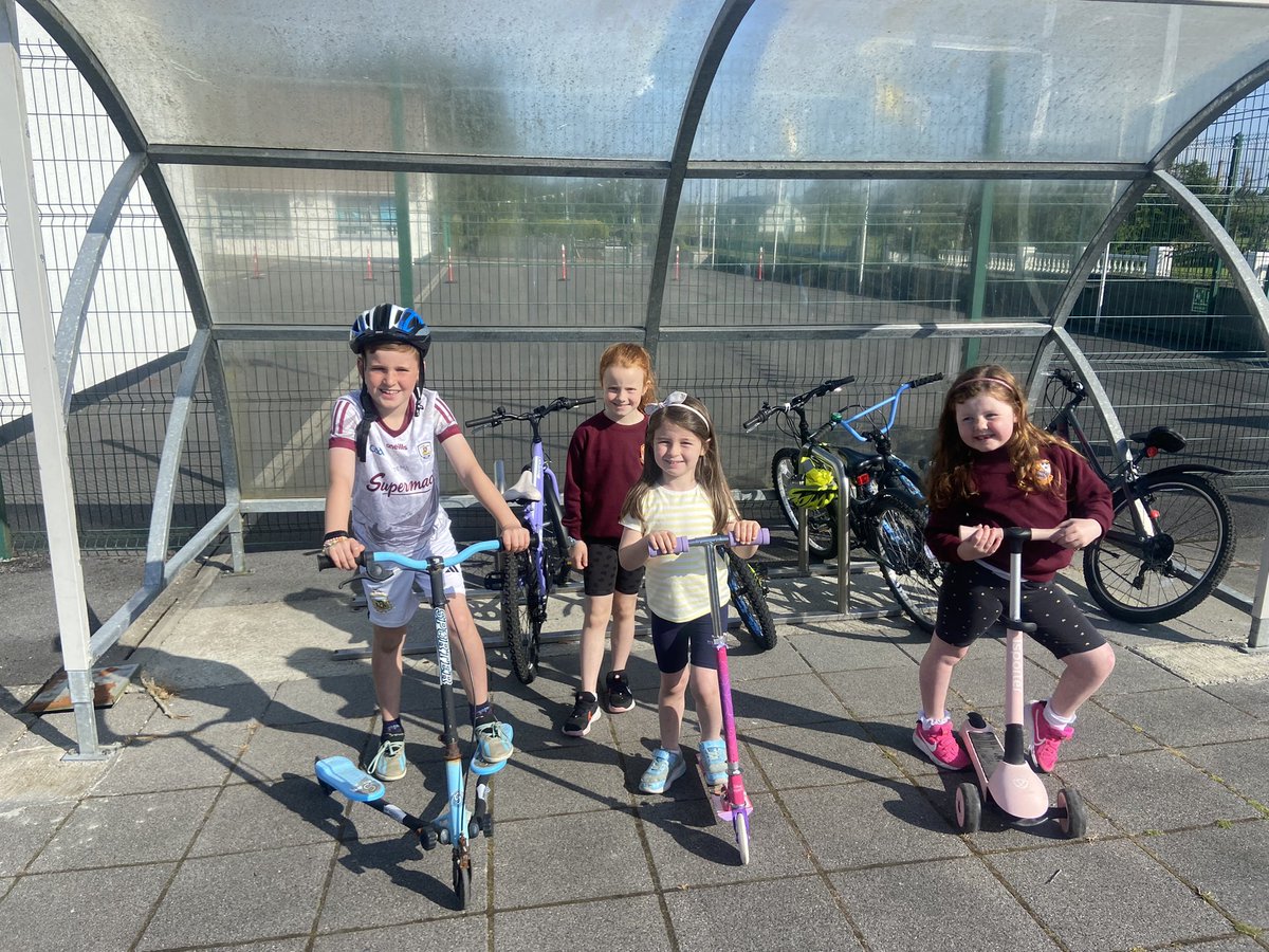 BarnadergNS's tweet photo. Some of the children who scooted to school for Scoot to School Week with @GreenSchoolsIre 💚🛴
Thanks to everyone who is making a special effort to travel in a green way this week! #greenschools https://t.co/bd0fg6zjUQ