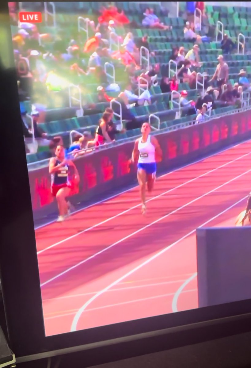 AdamHPhillips's tweet photo. Season-best time for the team.  @AinsPhillips11 led her starting leg.  Great start to the @Nike Outdoor Nationals! https://t.co/mybAnb7E0G