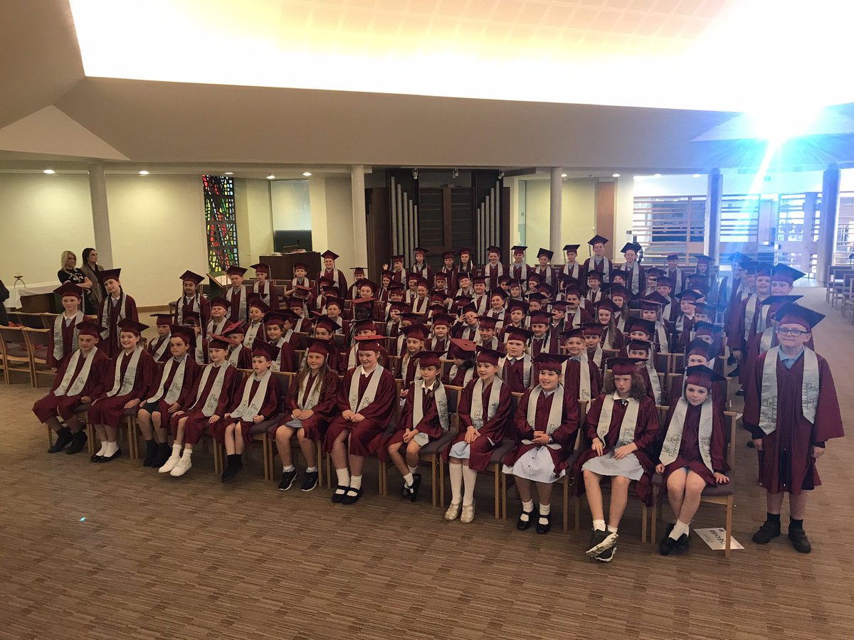 St_Andrew_Apost's tweet photo. What a fantastic morning at @LiverpoolHopeUK celebrating children’s university. We are so proud of all of our children for their achievements. Thank you to all the parents for your support. #SATAPE #SuccessfulSATA https://t.co/DY2nROJoFC