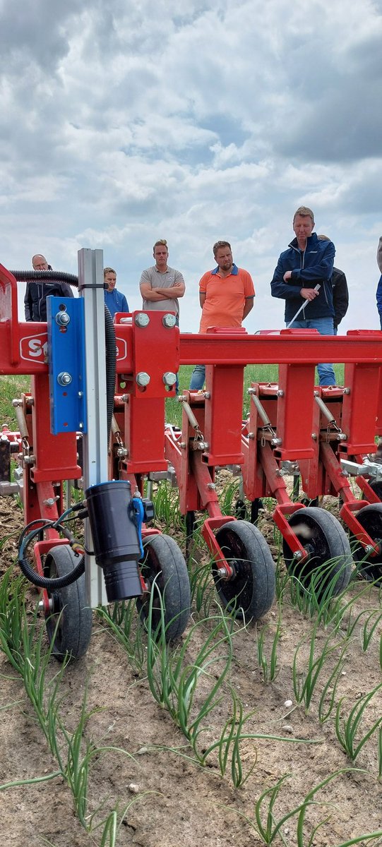Samen met <a href="/DAW_NL/">DAW</a> vanmiddag een velddemo/cursusmiddag  mechanische onkruidbestrijding en alle aandachtspunten mbt afstellen gedaan bij <a href="/Novifarm/">Novifarm</a>. Met medewerking van Lemken, APV, Einböck, Zocon en Grimme en <a href="/Agrifoto/">Agrifoto</a>.
#CeresHortiAdvice