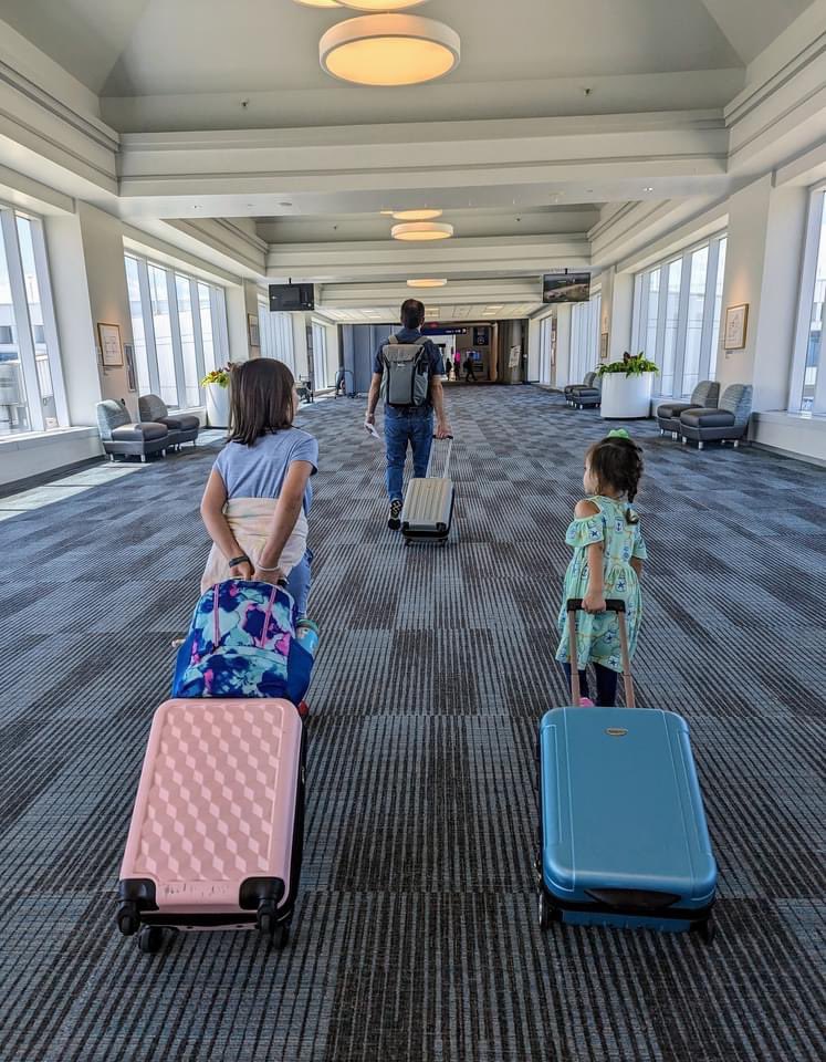 iFlyCAE's tweet photo. Views like this around the airport mean that school is officially out and summer is officially in. ๐โ๏ธ Happy travels, Columbia!
๐ธ: (IG)forrestclonts
#FlyLocal #FlyWithEase #FlyCAE https://t.co/naAxWOPca5