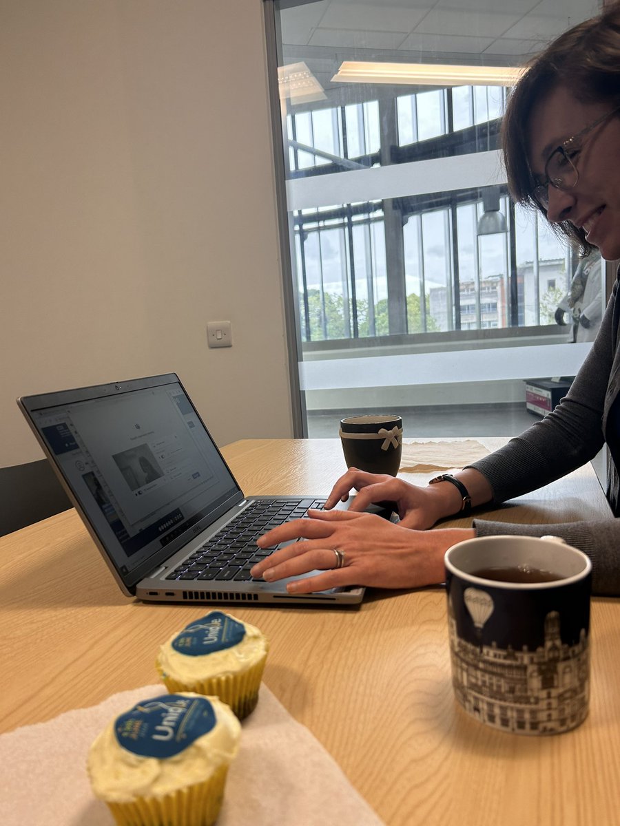 flanagan_se's tweet image. It’s #rarechromoday and @DrElisaDeFranco and I are gladly supporting the great work of @unique_charity by eating cake 🧁