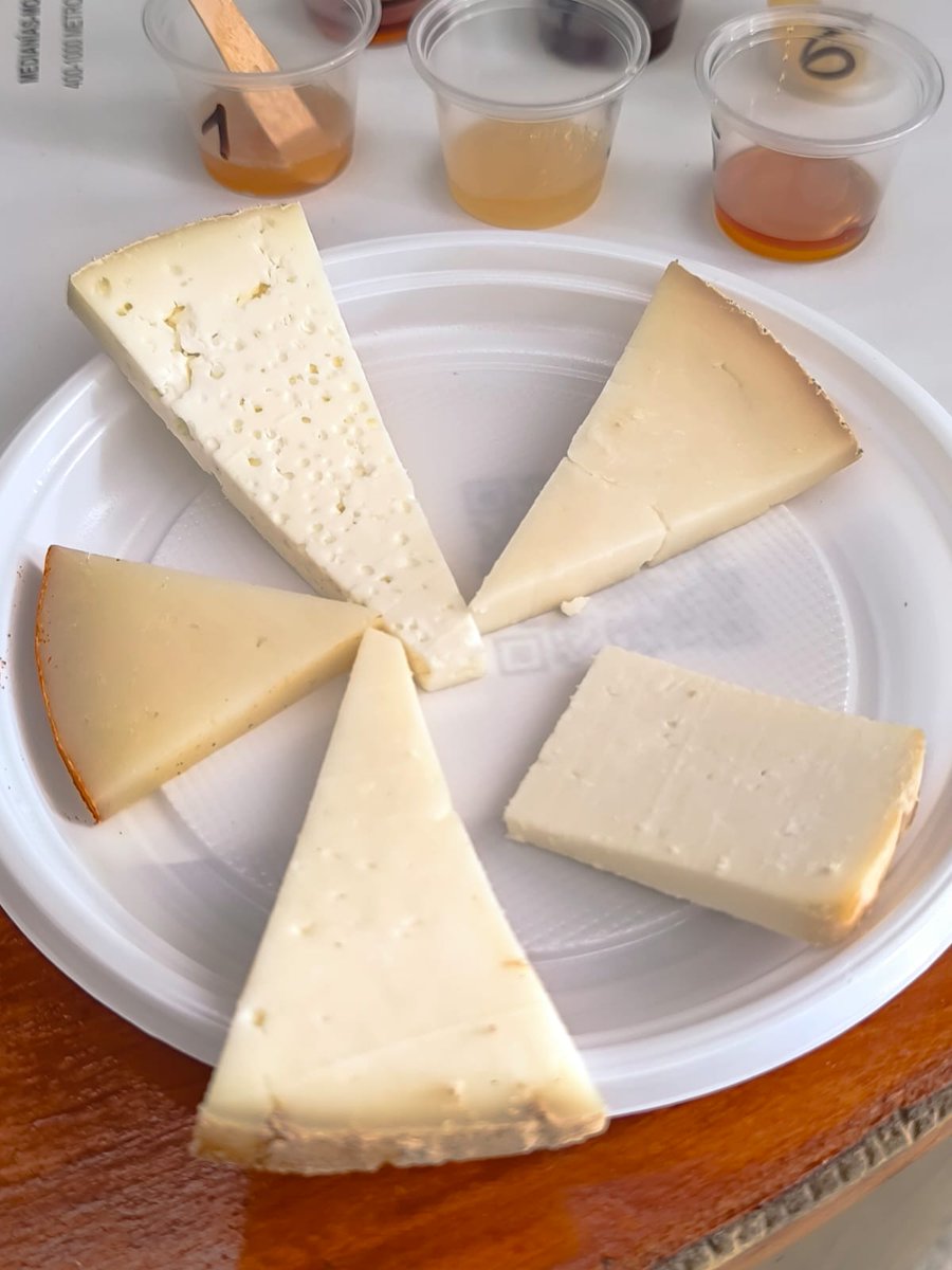 ¡Planazo rico!😋 Cata de quesos🧀 y mieles🍯 de Tenerife, dentro de la iniciativa <a href="/juernesdehotel/">Juernes de Hotel</a> 🏨 En las instalaciones del #aticonh (gratuito)✅ #SantaCruzdeTenerife #tenerife #islascanarias 
.
.
<a href="/santacruz_ayto/">Ayuntamiento de Santa Cruz de Tenerife</a> <a href="/Ashotel/">Ashotel</a> #soydejuernes #leodesinquieto #loquepidaelcuerpo 😎