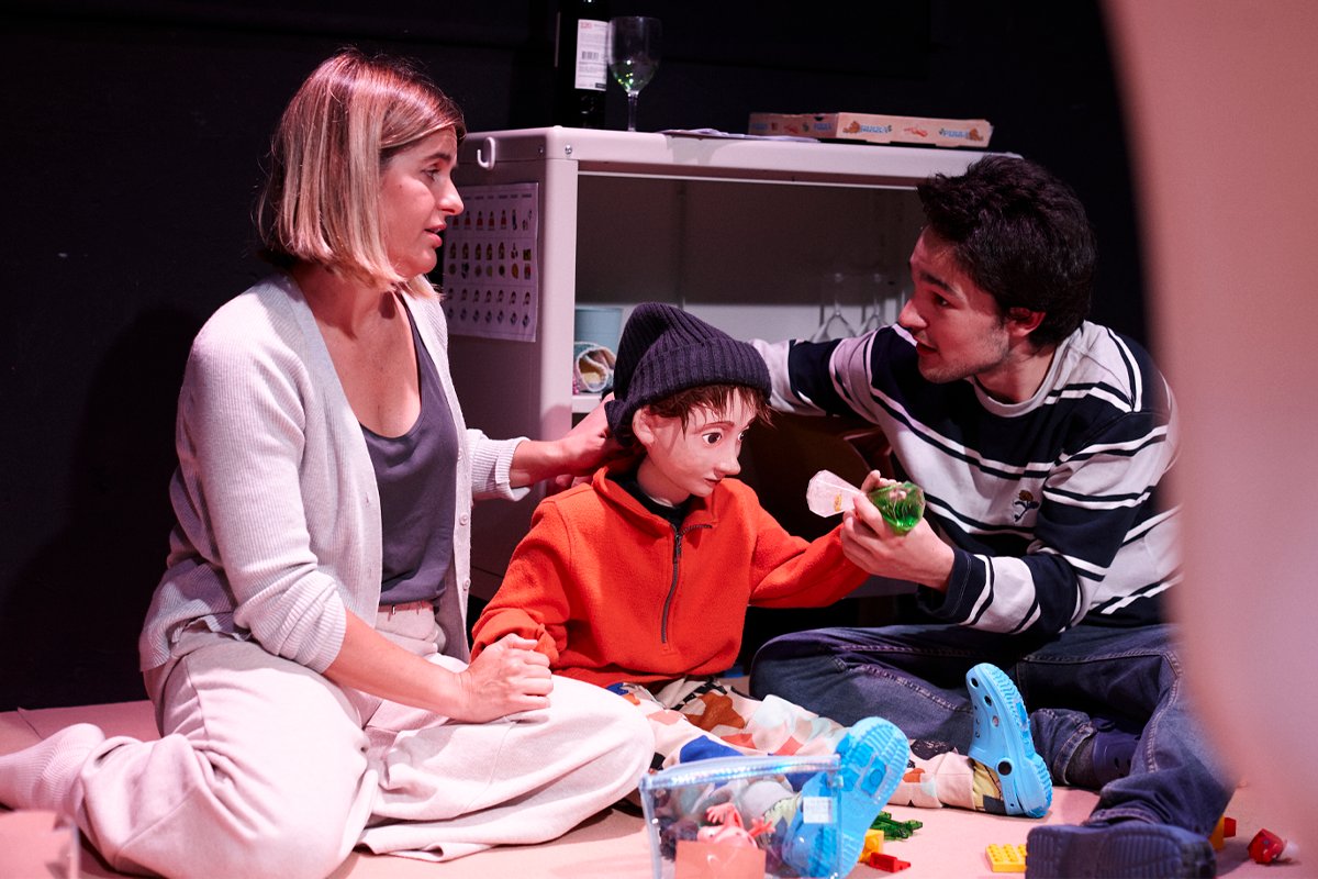 "És necessari mostrar les situacions incòmodes per obrir la consciència i el debat. Si no es mostra la foscor, no podem intentar encendre-hi la llum."

La Júlia Gil Pons s'estrena al blog parlant de TOT EN ORDRE, a <a href="/elTantarantana/">Teatre Tantarantana</a>. 

✍️ novaveu.recomana.cat/la-tendresa-qu…