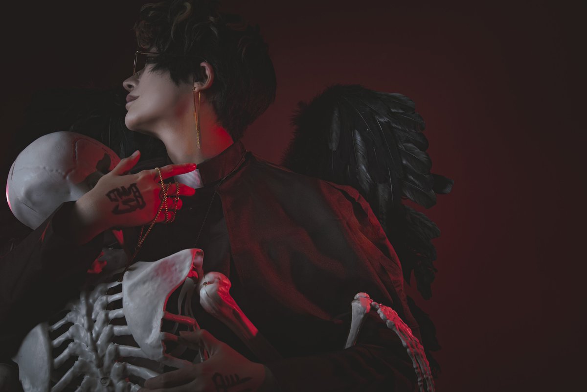 ⚠捏造 cosplay/東リベ
半間修二

【  迎えにきたよ  】
Is he a priest or a reaper?