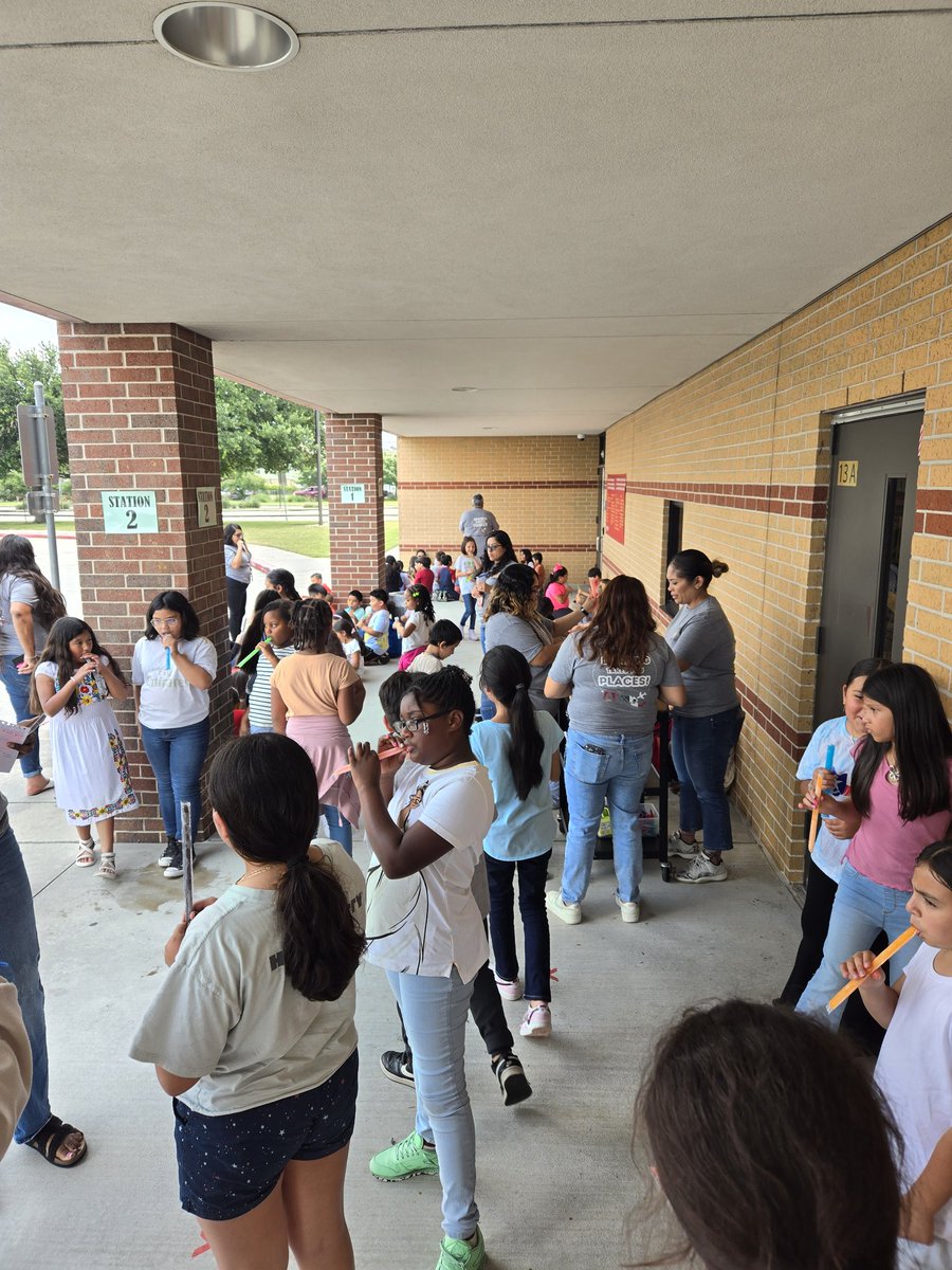 Ending Week 2 of Summer Camp with an icy treat! <a href="/mtrujillo1984/">Melissa</a> <a href="/TorrezCrystal/">Crystal Torrez</a> #ChooseYourDestination #CampBussey <a href="/AldineES_Summer/">Aldine ISD Elementary Summer Camp</a>