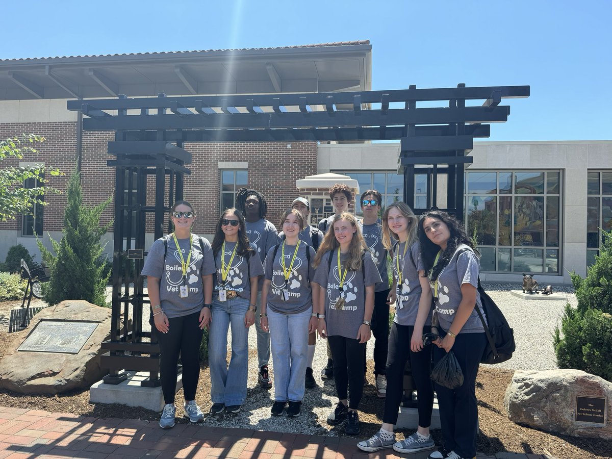 BoilerVetCamp's tweet photo. #TeamCash💰 and #TeamLady are having a great time on their PUCVM hospital tour! They even got to catch an ophthalmology exam on a hedgehog! 🦔🤍

#lifeatpurdue #pucvm #boilervetcamp #boilerup https://t.co/gHUoxjn7te