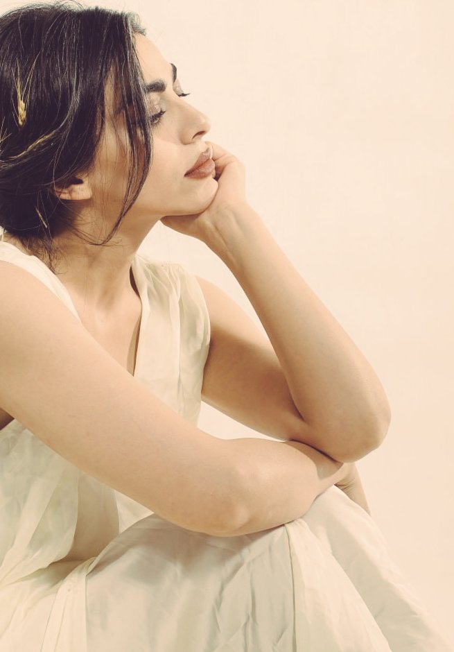 Sometimes, the only gift of love is silence—
a silence so profound that words cannot describe it.
SOU.