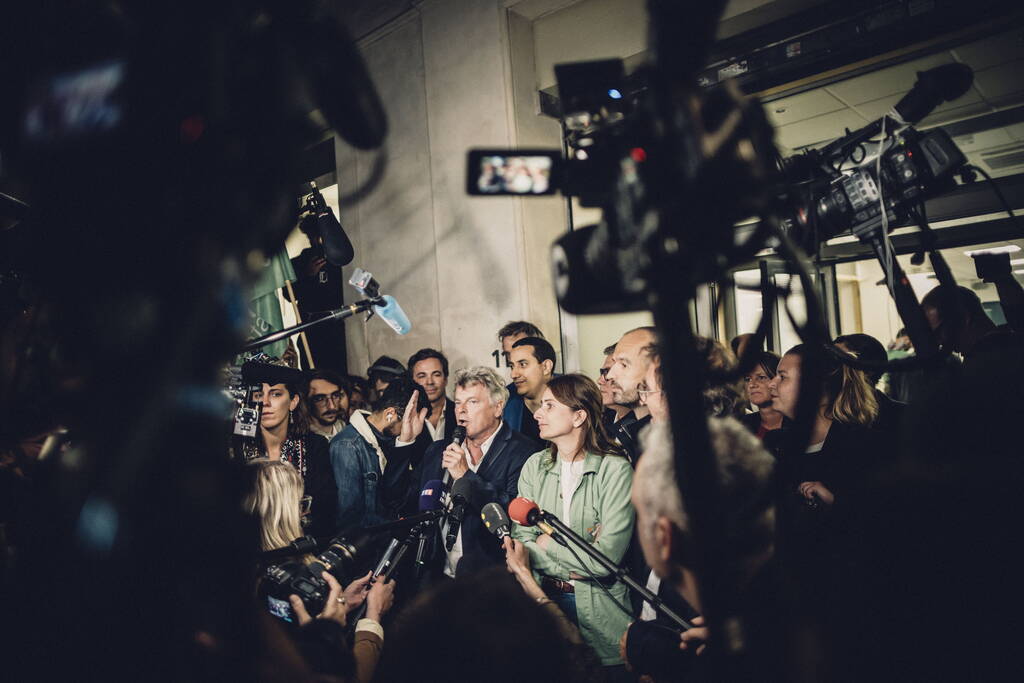 libe's tweet photo. 🔴 EN DIRECT
#NouveauFrontPopulaire : la gauche s'accorde un «programme de gouvernement» et des «candidatures uniques» dans les circonscriptions 

Lire : https://t.co/fNiXNfvyZs https://t.co/kdNaaFo9hy