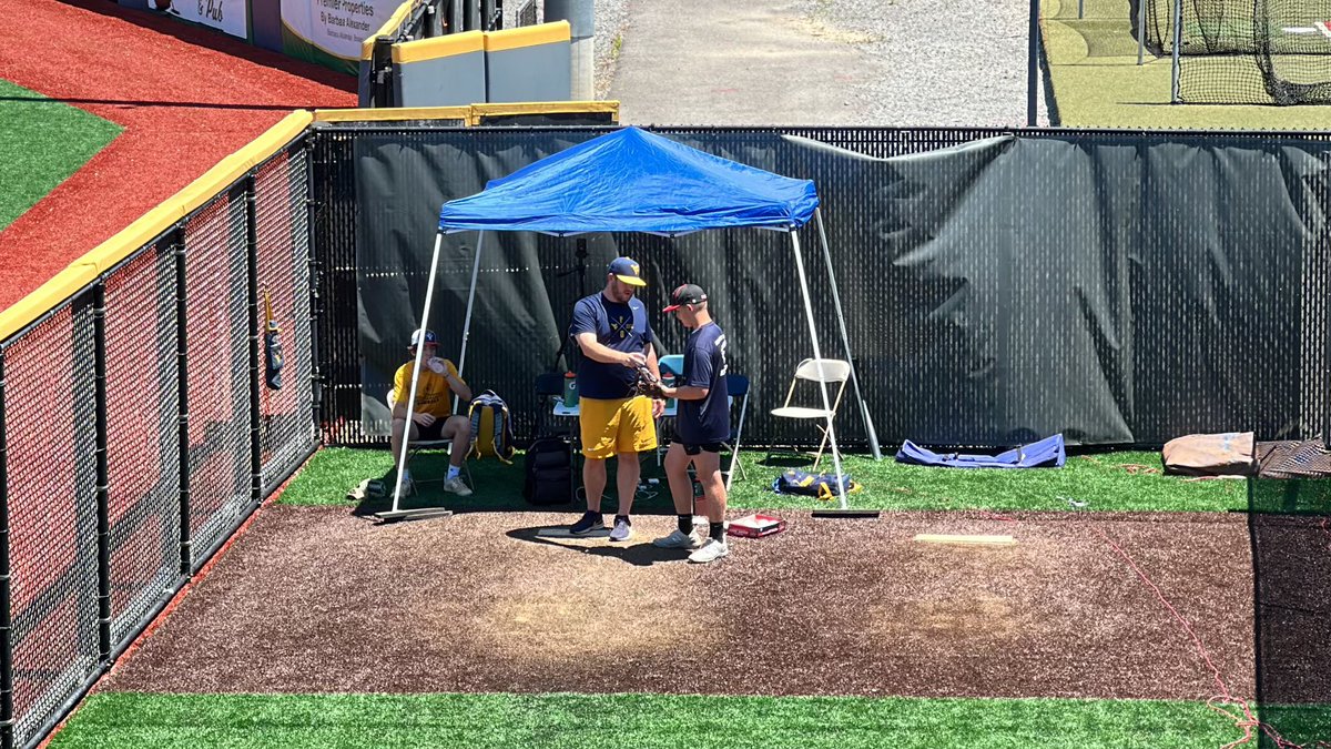 wyattoldaker's tweet photo. Great day at WVU today. Thankful for the opportunity to be able to go. #WVU https://t.co/zMdsil390I