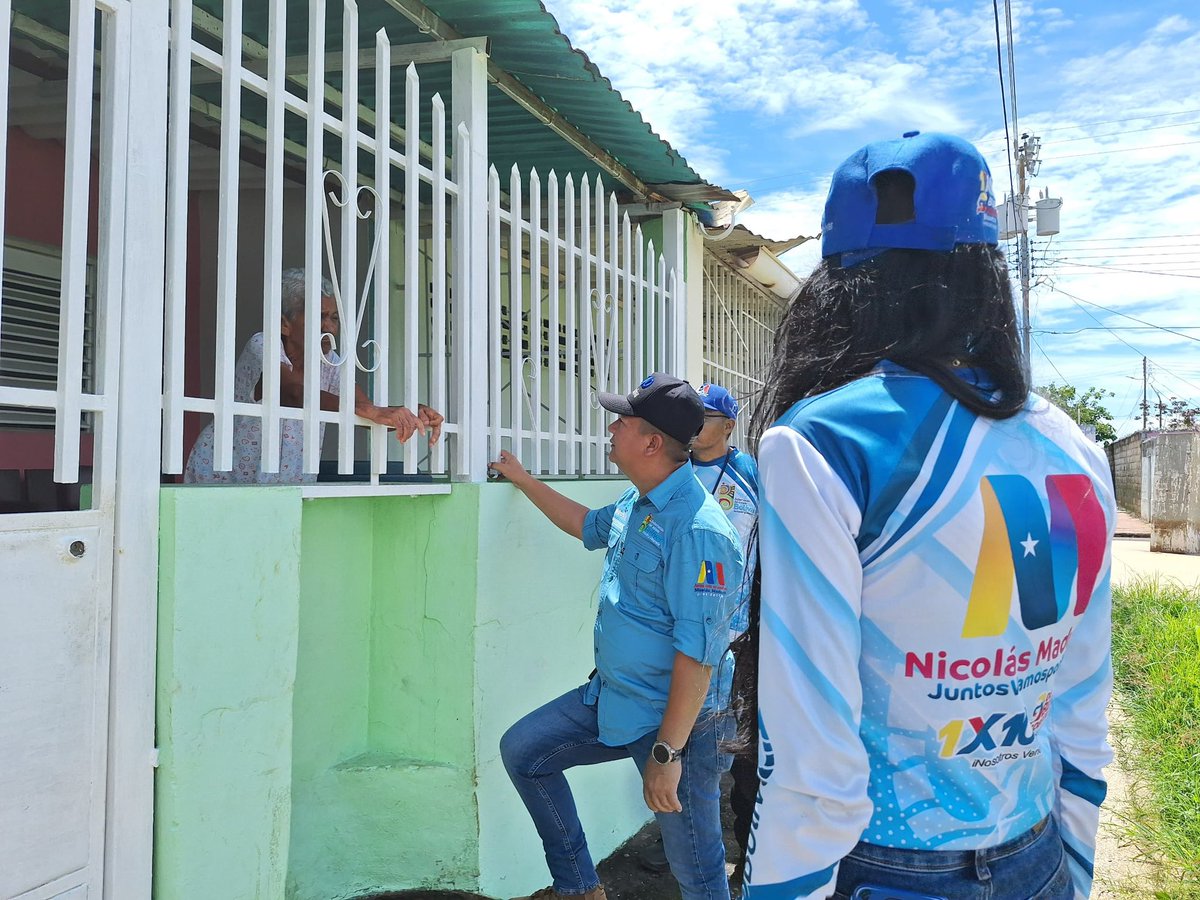 amarcanopsuv's tweet photo. Seguimos trabajando en el municipio Cedeño, donde nuestro equipo de Aguas Servidas realiza trabajos de destape achique y saneamiento en los sectores Teja I y Teja II, parroquia Caicara del Orinoco. 
Estamos impactando 980 familias, pertenecientes a 14 calles de estos urbanismos. https://t.co/tMsCN2Cc4N