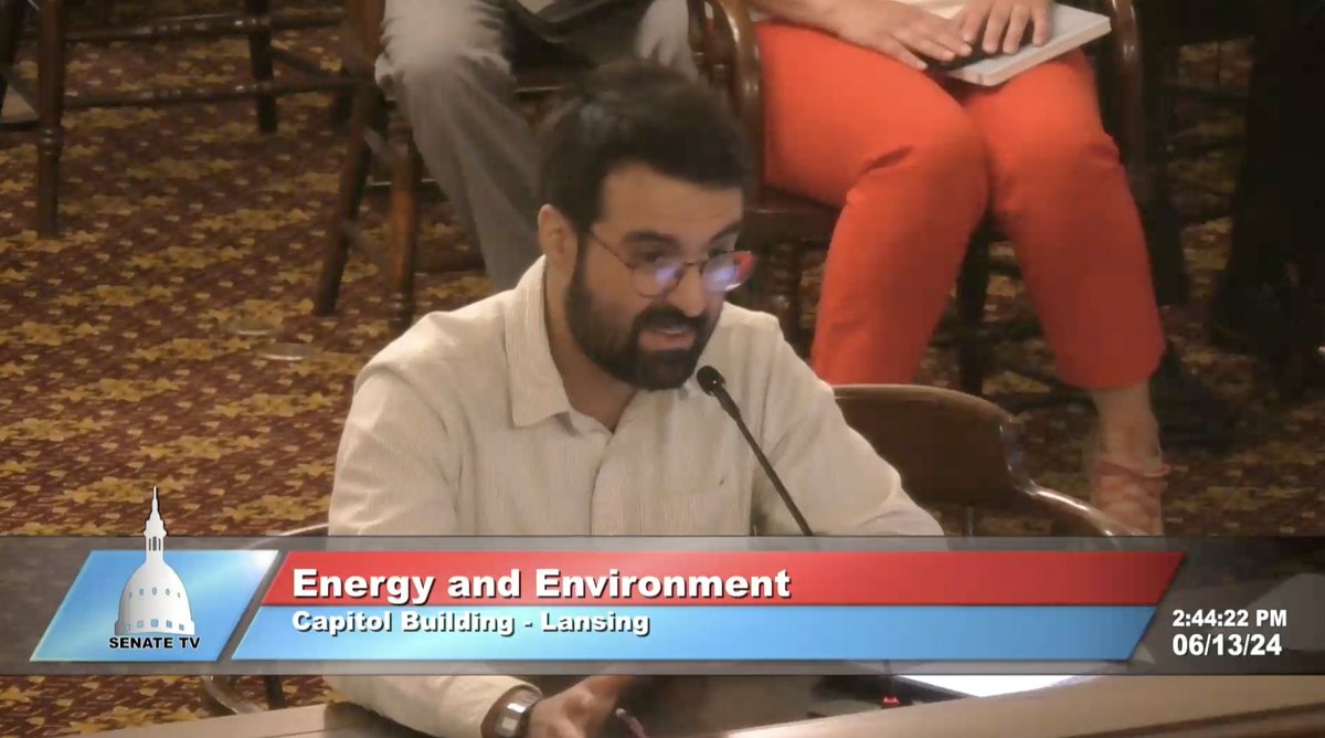 MIEnergyMIJobs's tweet photo. @JeffMIrwin @SenEdMcBroom @MichiganLCV @MiC4CA Rafael Mojica from Soulardarity says #MICommunitySolar can make energy more affordable and reliable for Michigan communities. https://t.co/3KxnN8Fctc