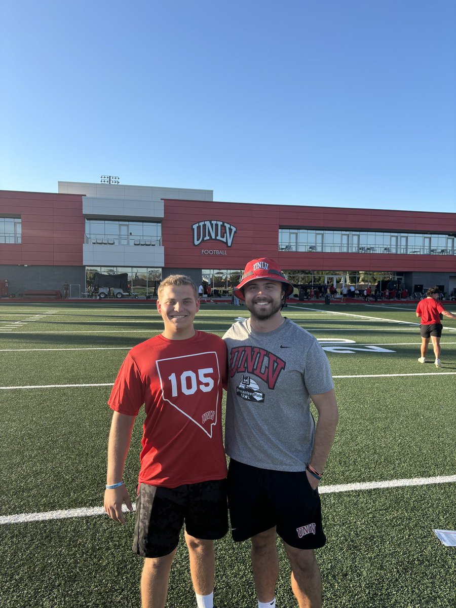 HunterJKing661's tweet photo. Thank you for the invite to the UNLV Specialists Camp had a great time!! @unlv @unlvfootball @TheChrisRubio @TheRubioMethod @Coach_Adams96 @jbertoni61 #longsnapper #football #longsnapping #longsnappers #longsnappersarepeopletoo #longsnappingnation https://t.co/Ze3RchAz9e