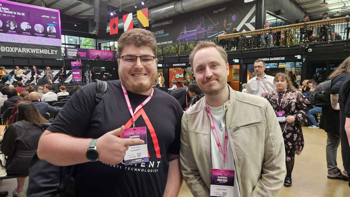With the legend himself, GeT_RiGhT at #ESILondon. Say hi if you're at the #Blast finals tomorrow!