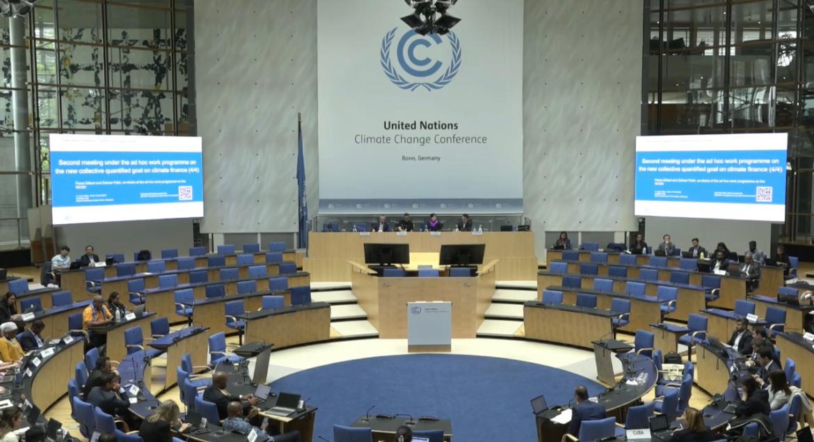 1. As we wrap up the Bonn Climate Change Conference, one of the main topics on the agenda was the new climate finance goal. Research shows developing countries need trillions annually to combat climate change. 🧵