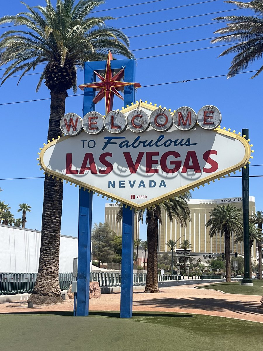 Kate_Collier21's tweet photo. I’ve had an incredible week on a press trip to Las Vegas with @VirginAtlantic, Sir Richard Branson and co🤩✈️

We celebrated the airline’s 40th anniversary and the new direct flights from Manchester Airport💃🏻

Met some amazing people and loved exploring!🇺🇸☀️🪨 https://t.co/lxLINgoem2