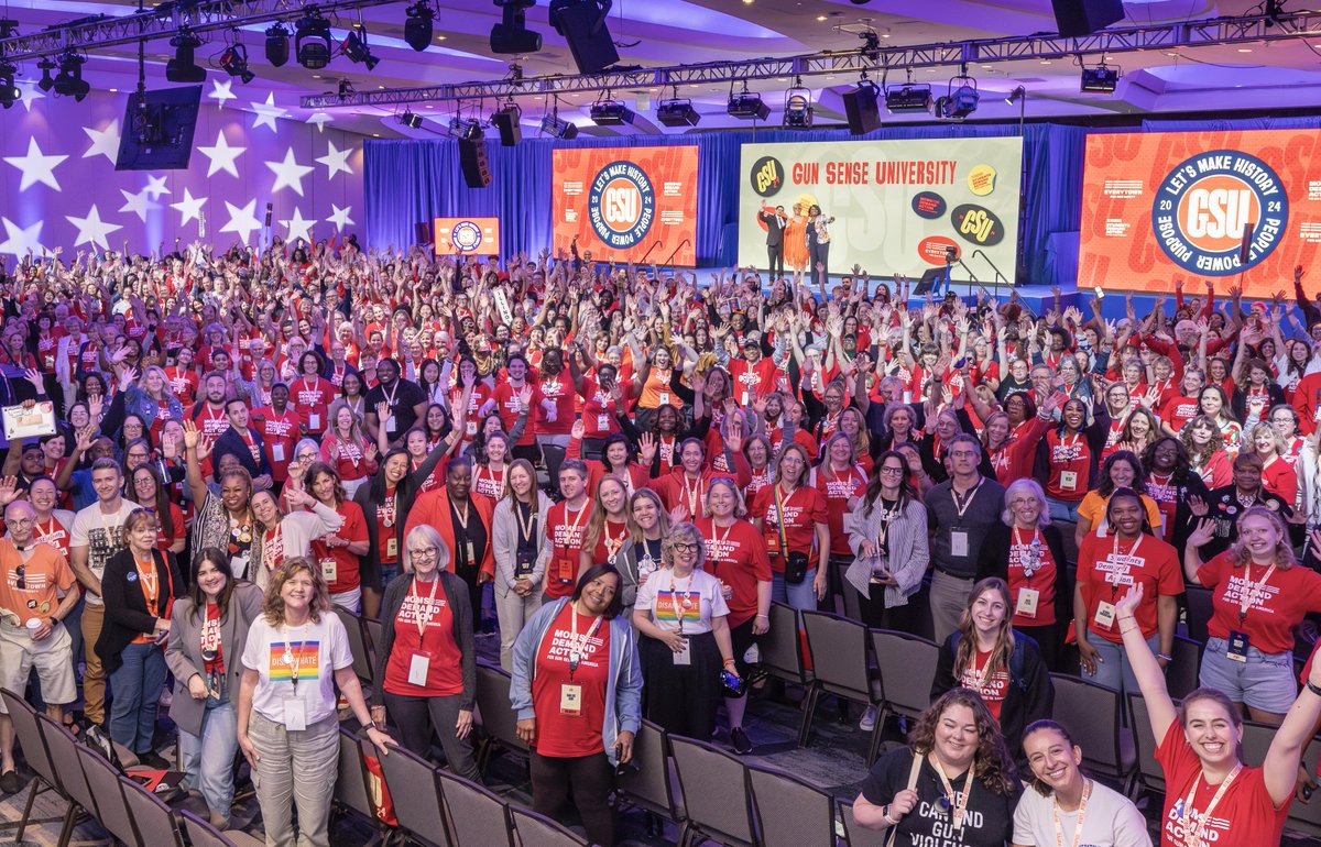 Everytown's tweet photo. That’s a wrap on Gun Sense University 2024! We held our annual training conference in DC this week with more than a thousand survivors, @MomsDemand and @StudentsDemand volunteers. 

Some highlights 🧵 https://t.co/481ojOChC6