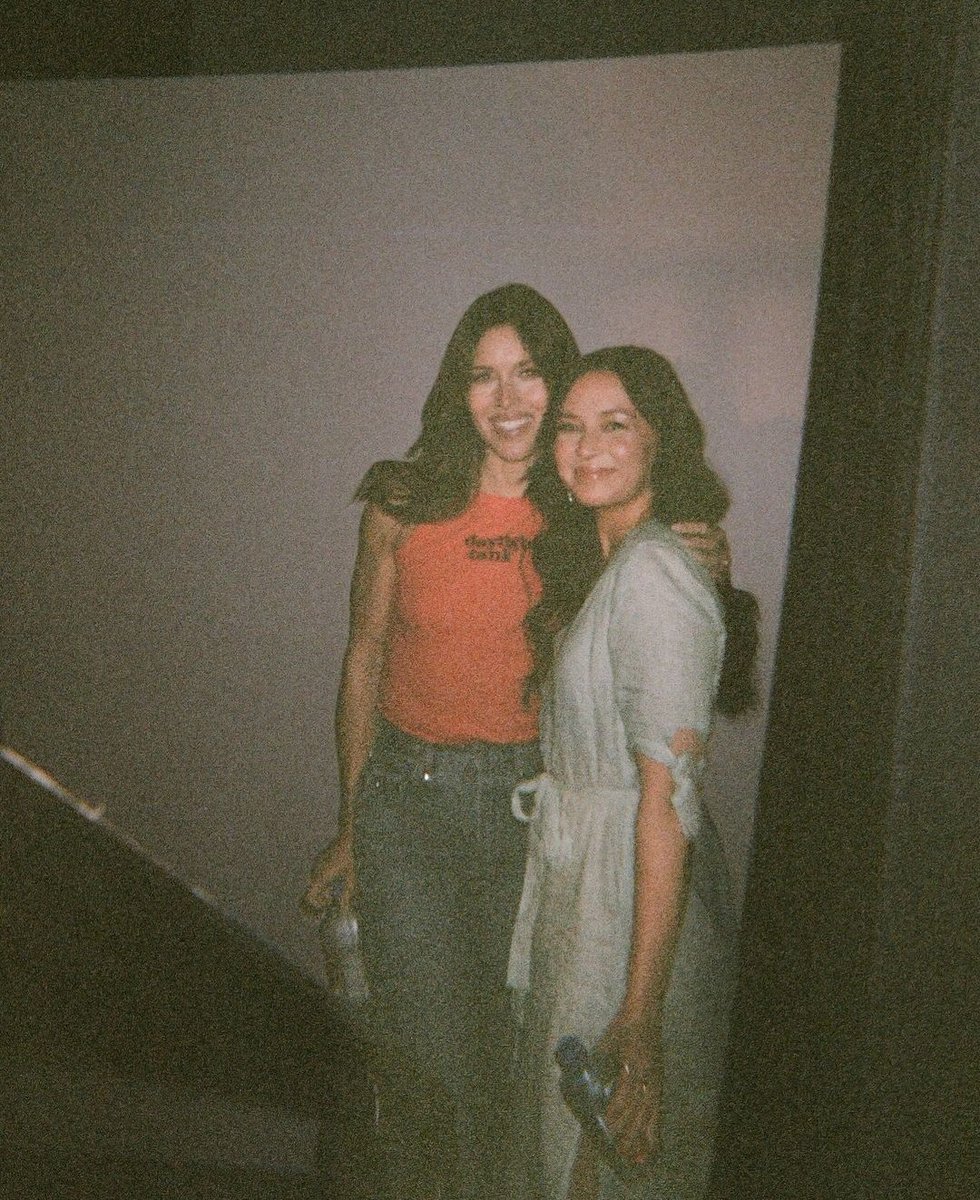 SalvatoreSchool's tweet photo. Ghostie besties 👻

(via @melise____ Instagram) 

https://t.co/KsJMPiDiRU

#TVDForever #TVDFamily #TheOriginals #Legacies #SalvatoreSchool #EJW https://t.co/S00AbbZbAn