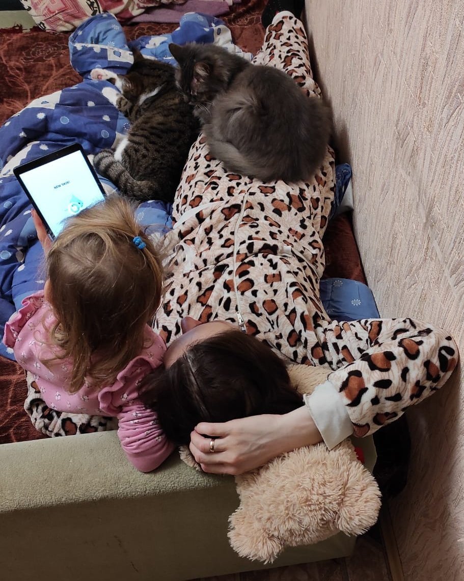 Wespe1927's tweet image. Світлої пам'яті @ylyana07 ...
У неї була чудова родина і чудові коти. Досі важко повірити